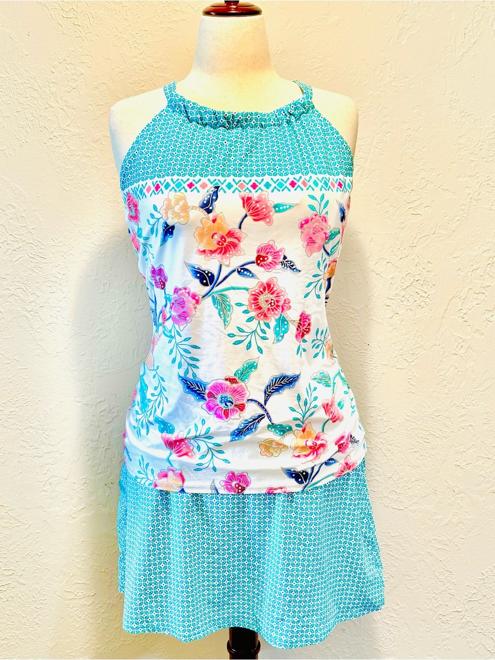 🎉 HP 🎉. Beach House Floral swim top and skirt in Turquoise, Pink, Coral & White
